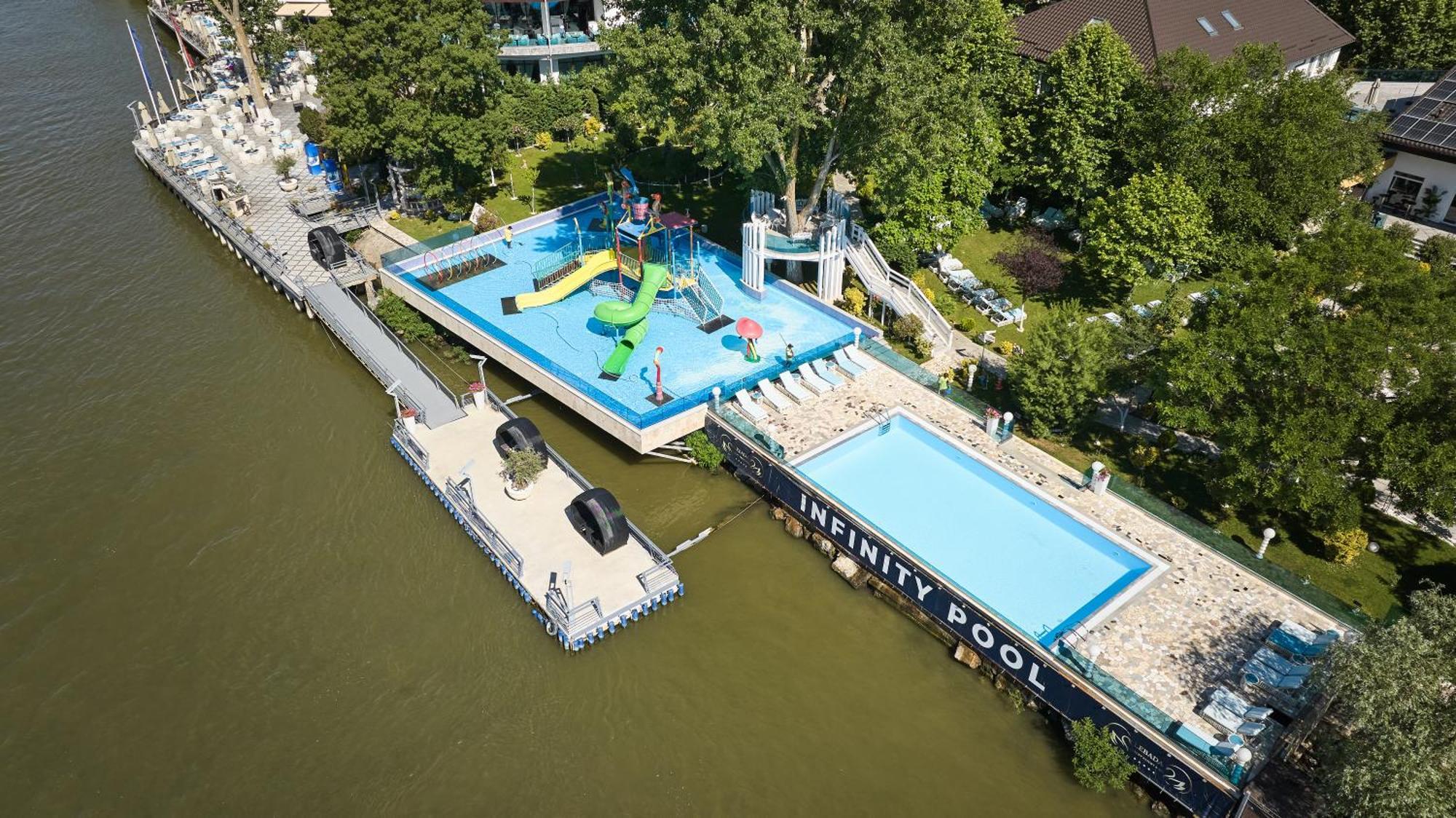 Lebada Luxury & 5* Crisan (Tulcea)