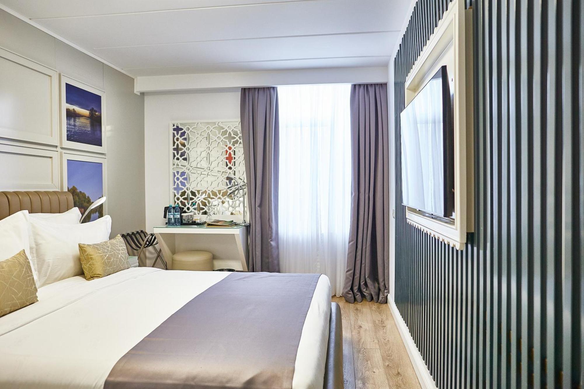 Lebada Luxury & Crisan (Tulcea)